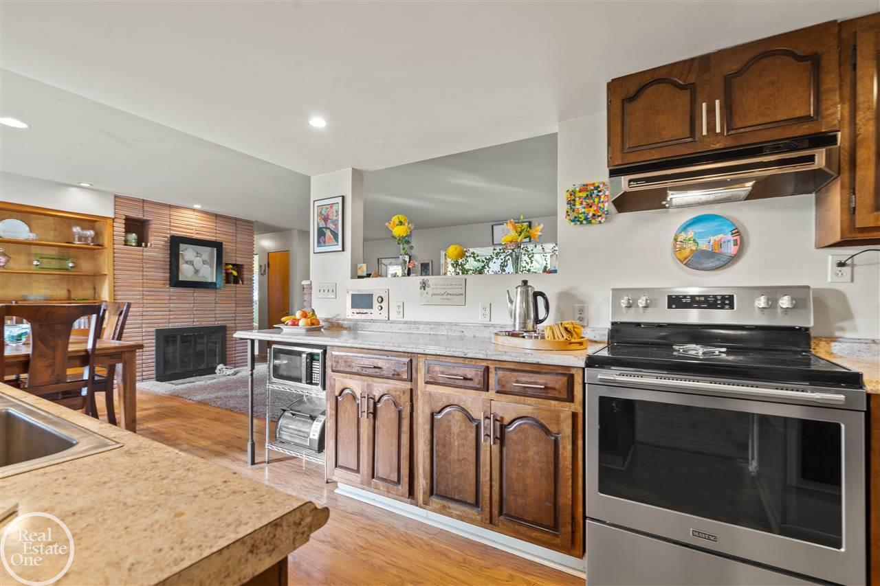 3132 Mt Vernon Road Port Huron, MI 48060 - Photo 2 of 28 50081228-1.JPG
