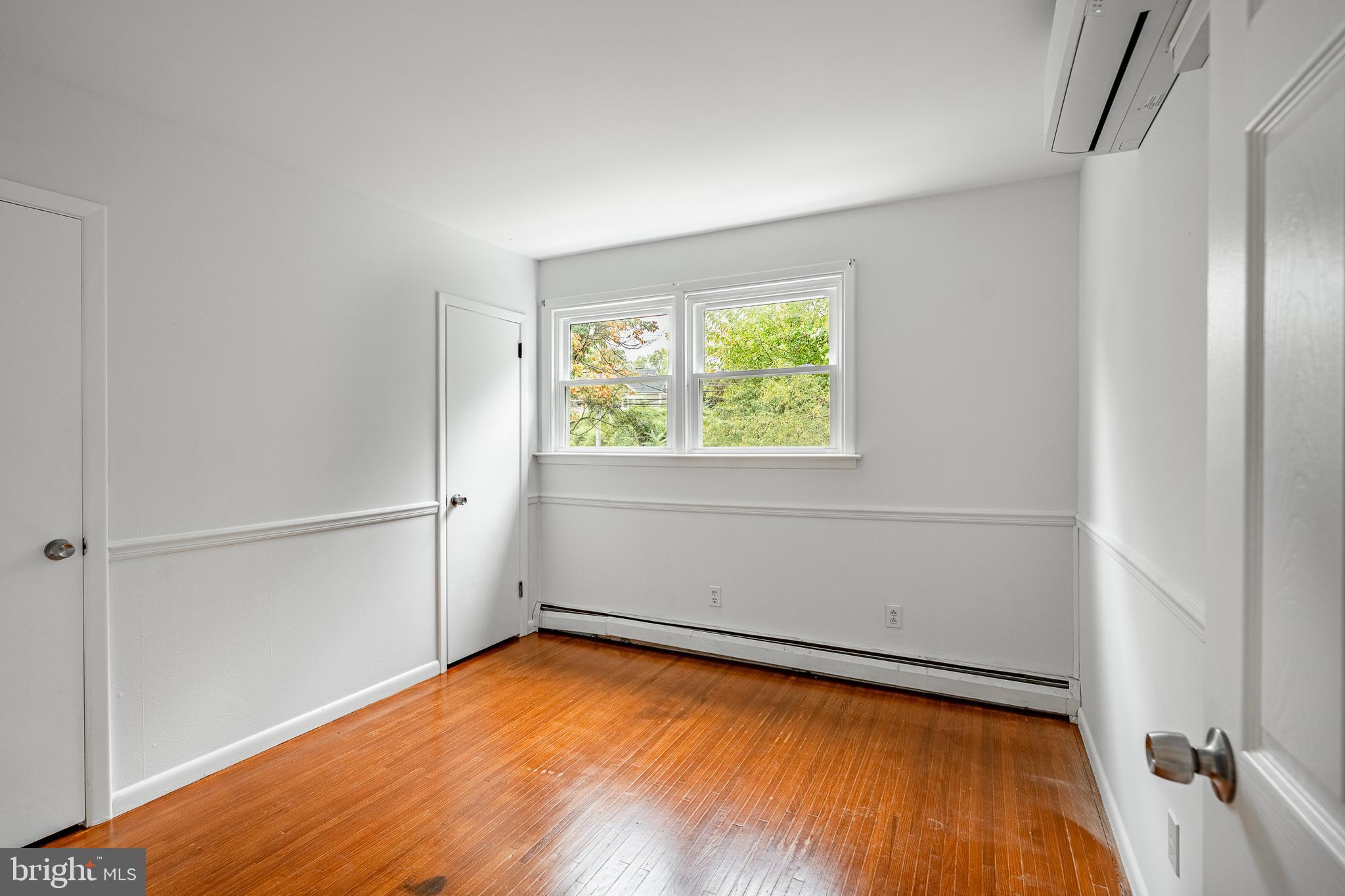 1100 West Church Road Wyncote, PA 19095 - Photo 19 of 46 3rd Bedroom (9'9" x 10'4")