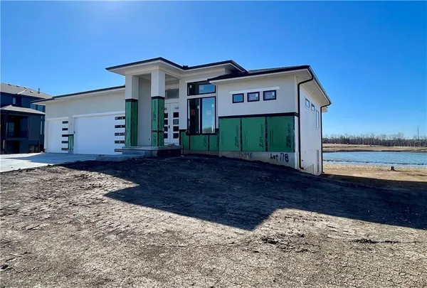 $1,188,072 | 15998 South Twilight Lane, Olathe, KS 66062