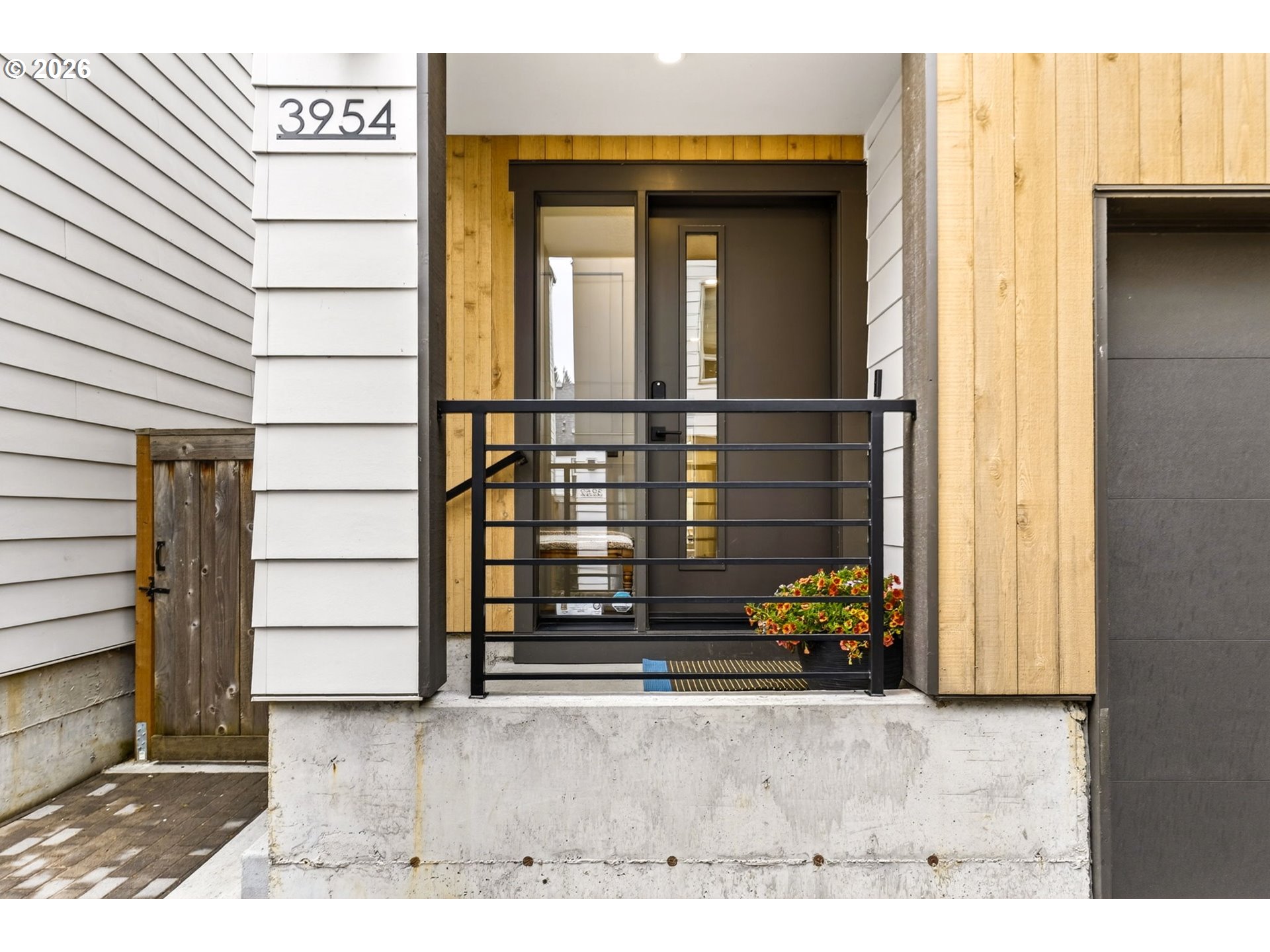 3954 Southeast Gladstone Street Portland, OR 97202 - Photo 3 of 41