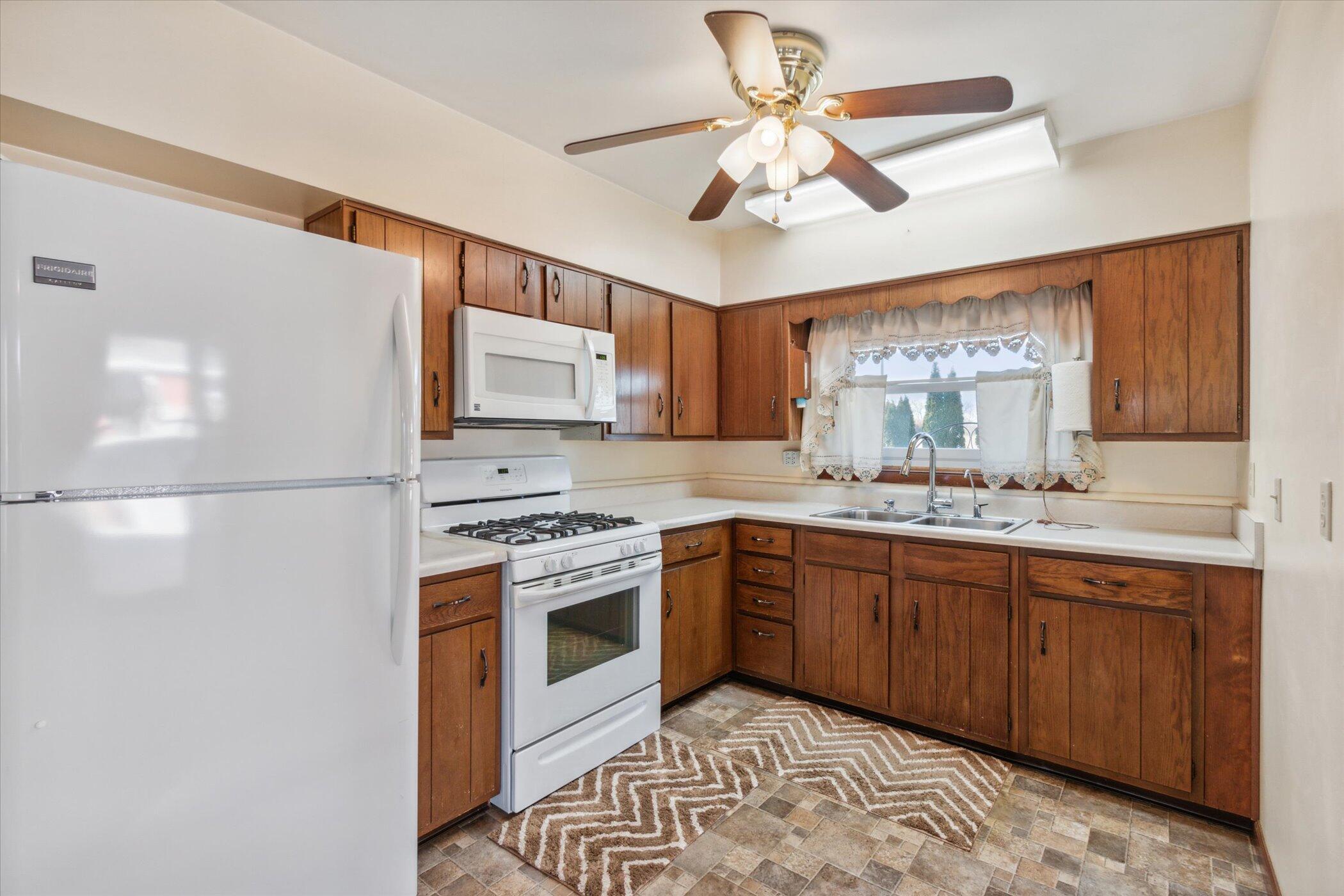 4400 Van Horn Road Jackson, MI 49201 - Photo 6 of 34 08-4400-Van-Horn-Rd-Jackson-MI-49201-Win