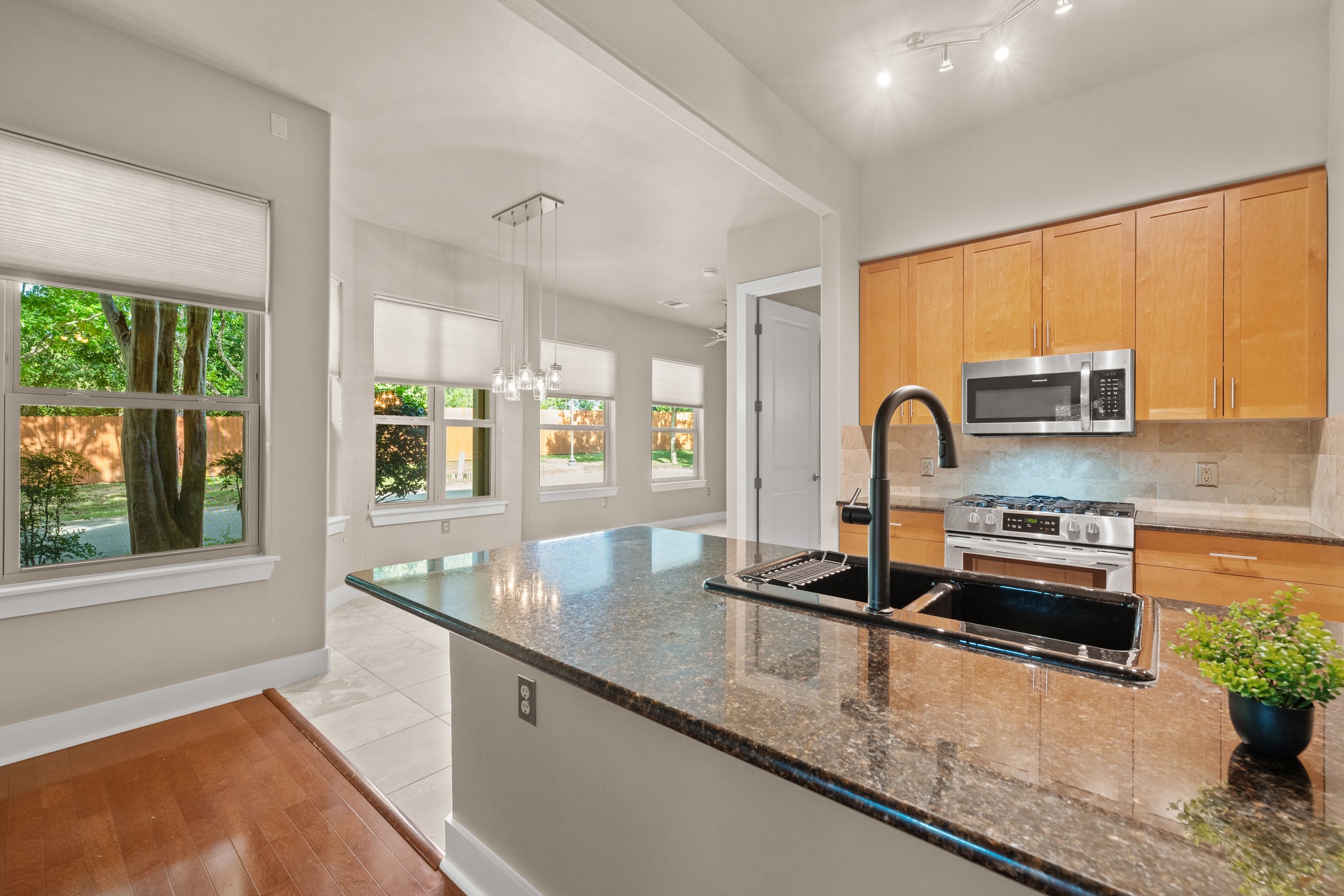 2216 Thornton Road, Unit 210 Austin, TX 78704 - Photo 6 of 27