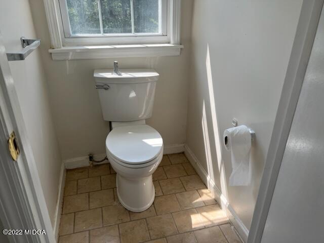 3377 Goodwin Lane Macon, GA 31217 - Photo 11 of 32 3377Goodwinmastertoiletnew