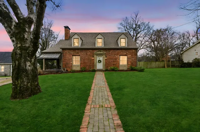 $899,900 | 1410 East Riverwood Drive, Nashville, TN 37216