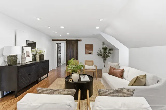 $899,900 | 1410 East Riverwood Drive, Nashville, TN 37216