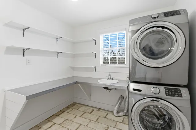 $899,900 | 1410 East Riverwood Drive, Nashville, TN 37216