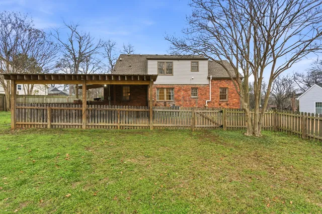 $899,900 | 1410 East Riverwood Drive, Nashville, TN 37216