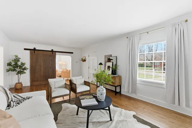 $899,900 | 1410 East Riverwood Drive, Nashville, TN 37216