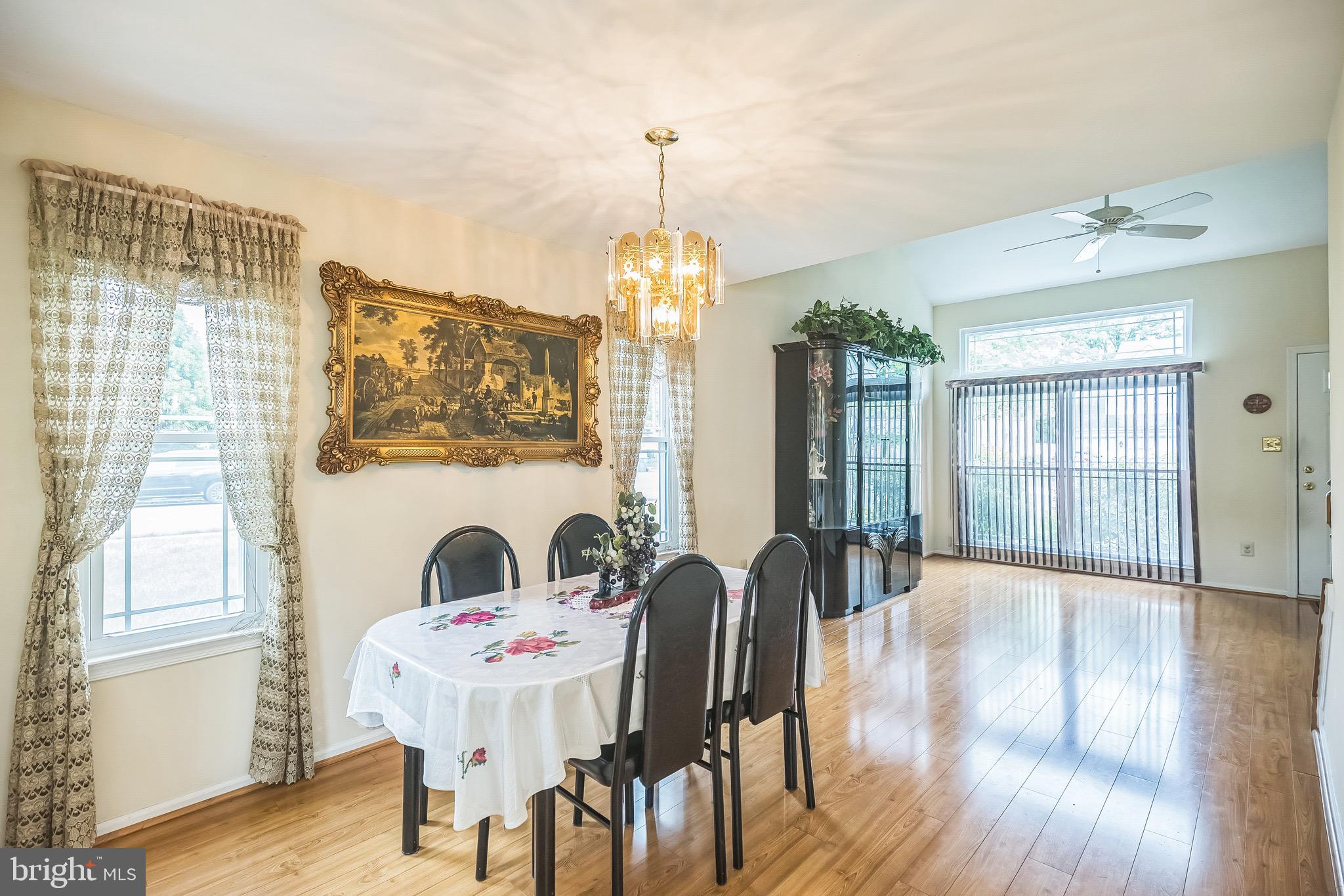 56 Ridgewood Way Burlington, NJ 08016 - Photo 5 of 27 Gallery Image 5