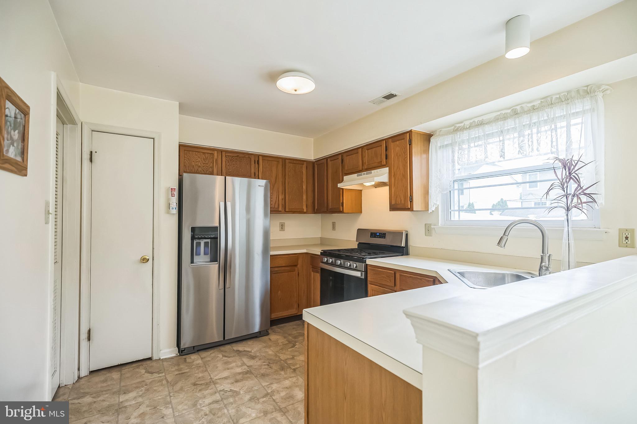 56 Ridgewood Way Burlington, NJ 08016 - Photo 8 of 27 Gallery Image 8