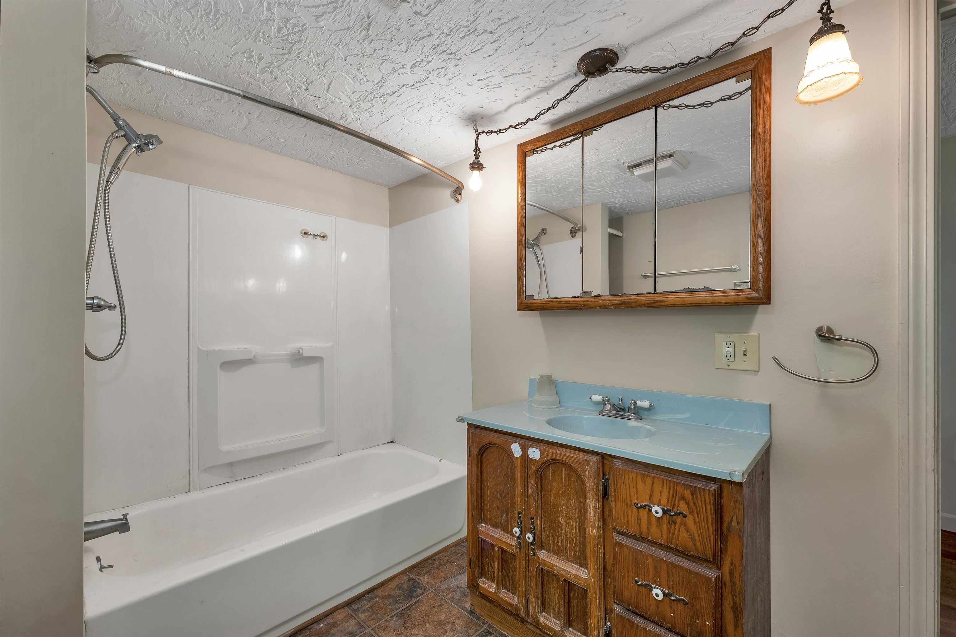 39 Summit Street Franklin, NH 03235 - Photo 20 of 49
