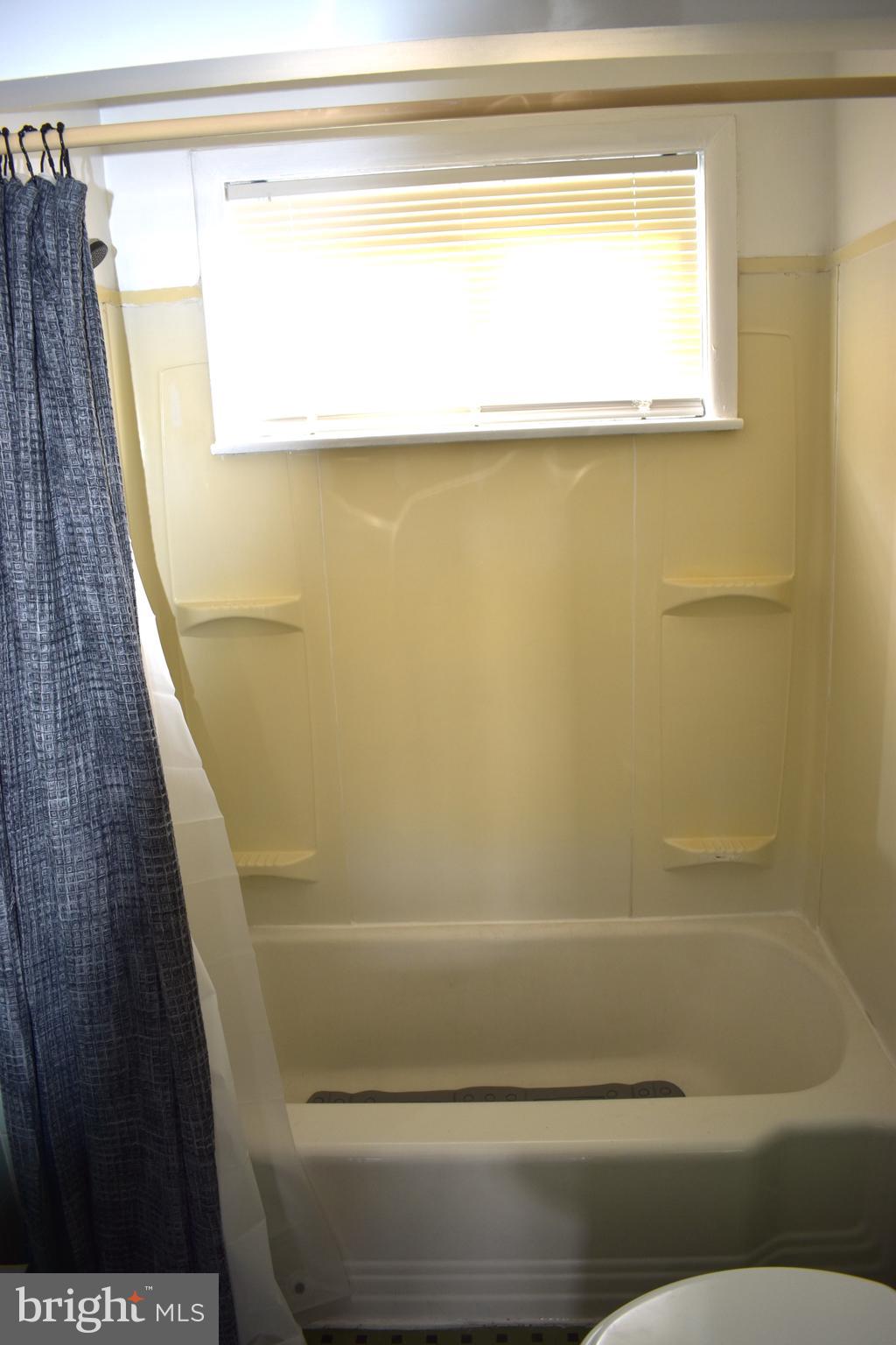 941 North State Street Ephrata, PA 17522 - Photo 23 of 32 Bath 3