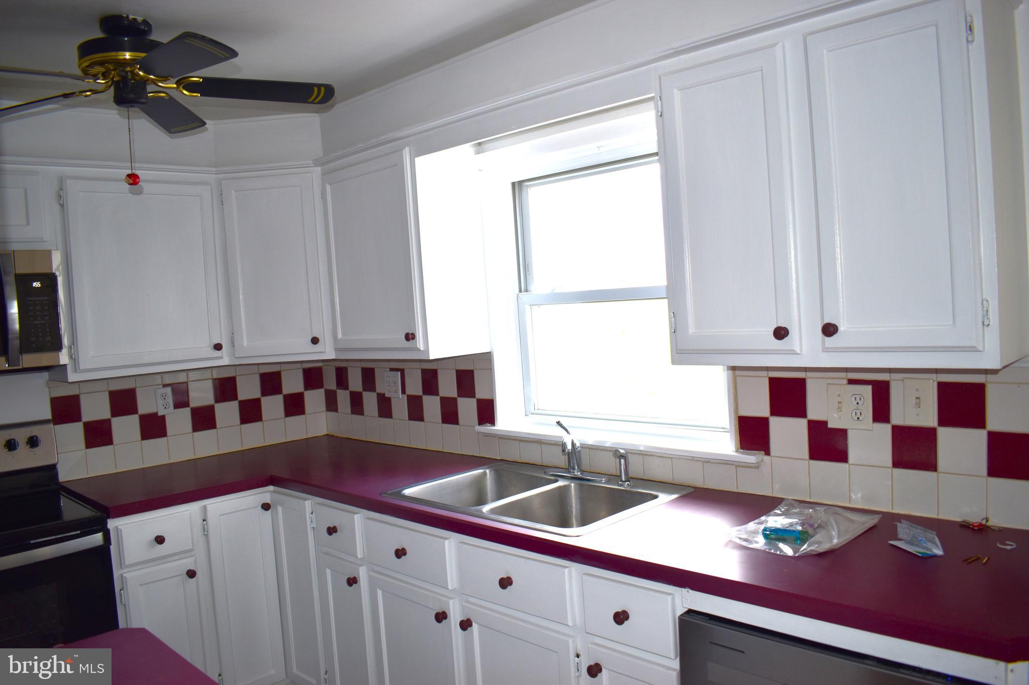 941 North State Street Ephrata, PA 17522 - Photo 4 of 32 Kitchen 2