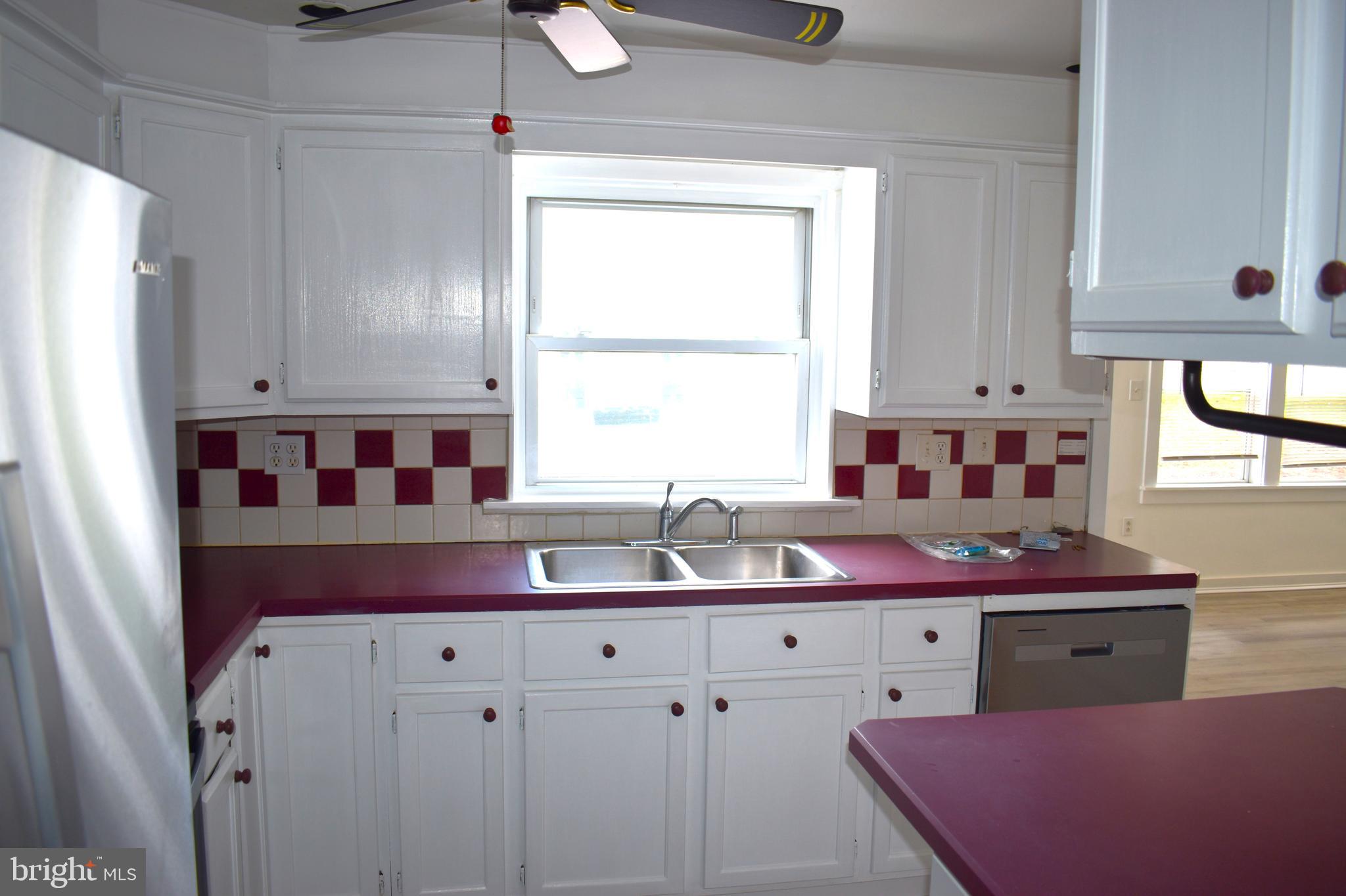 941 North State Street Ephrata, PA 17522 - Photo 5 of 32 Kitchen 3