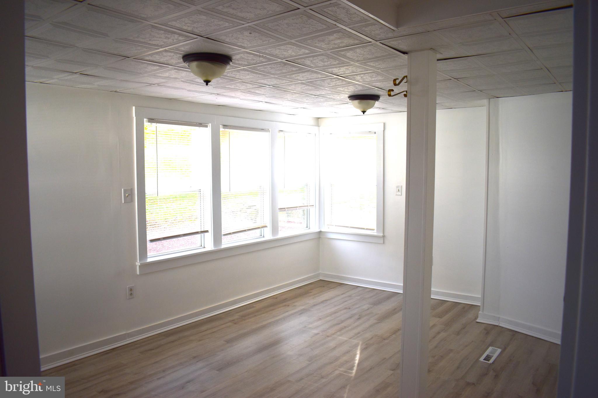 941 North State Street Ephrata, PA 17522 - Photo 7 of 32 Family Room 1