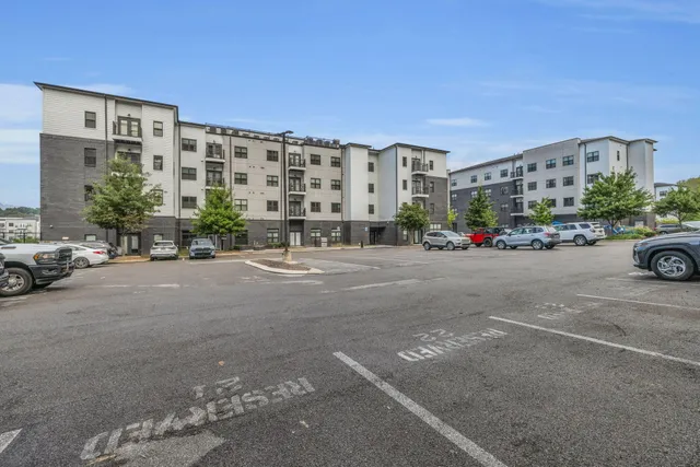 $307,500 | 804 Riverfront Parkway, Unit 310, Chattanooga, TN 37402