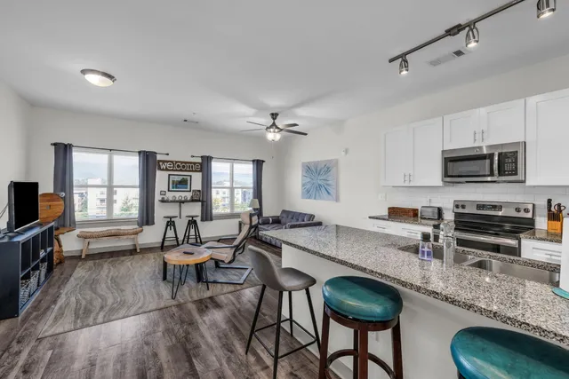 $307,500 | 804 Riverfront Parkway, Unit 310, Chattanooga, TN 37402