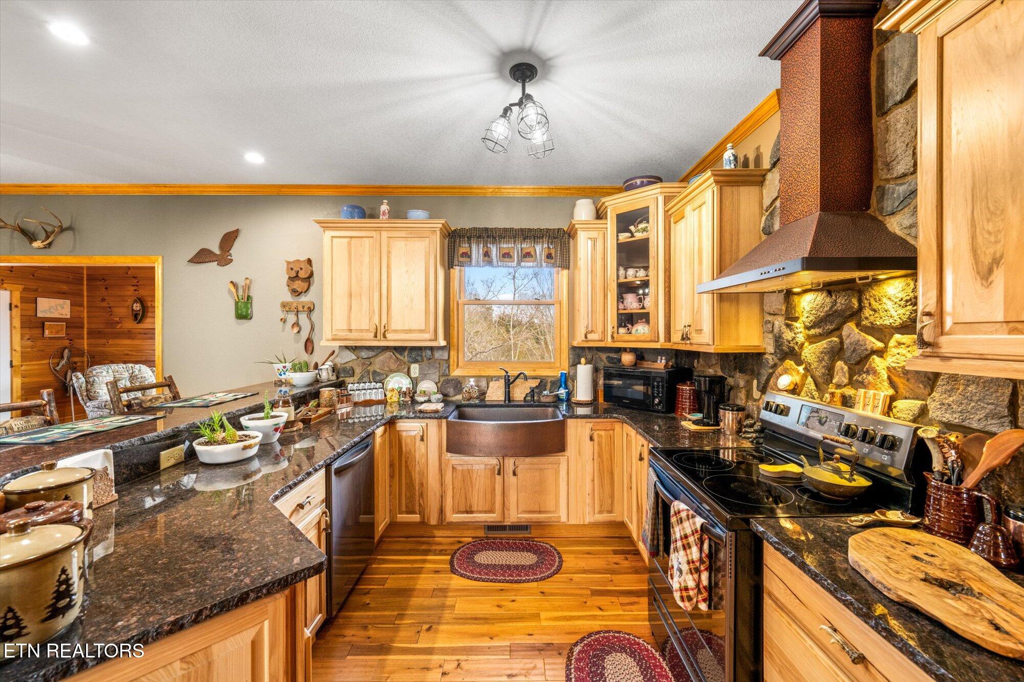 2760 Forest Ridge Road Dandridge, TN 37725 - Photo 10 of 32 07-2760-Forest-Ridge-Rd-Dandridge-TN-9