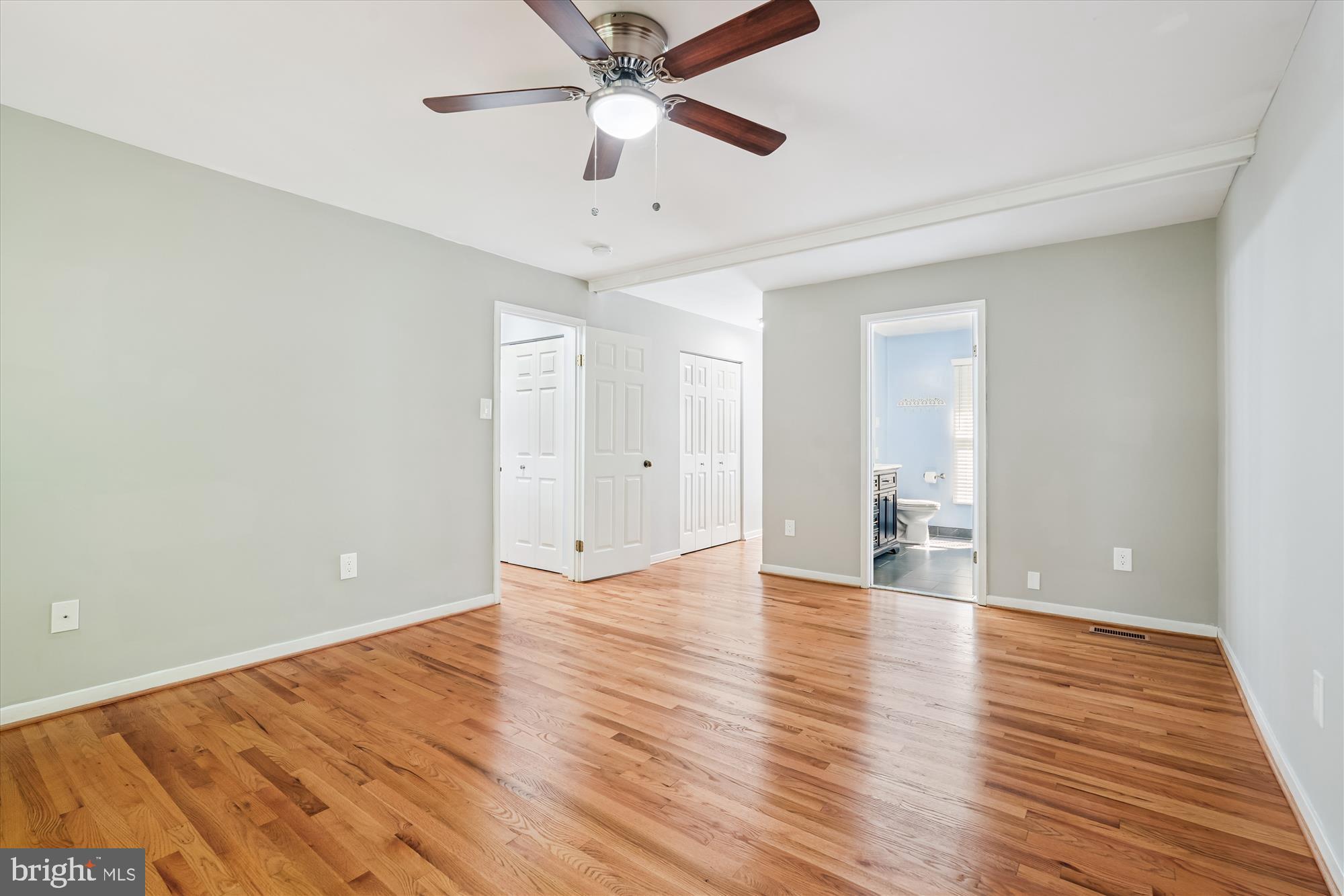 15418 Peach Orchard Road Silver Spring, MD 20905 - Photo 17 of 47 Spacious primary bedroom (upper level).