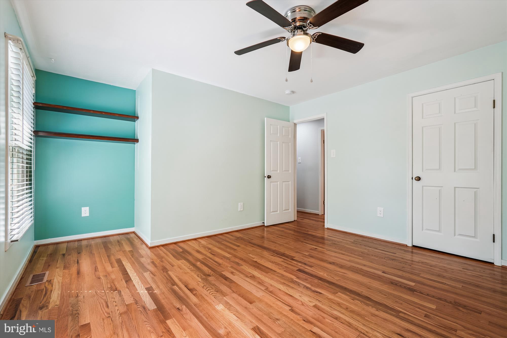 15418 Peach Orchard Road Silver Spring, MD 20905 - Photo 27 of 47 spacious bedroom #2 (upper level)