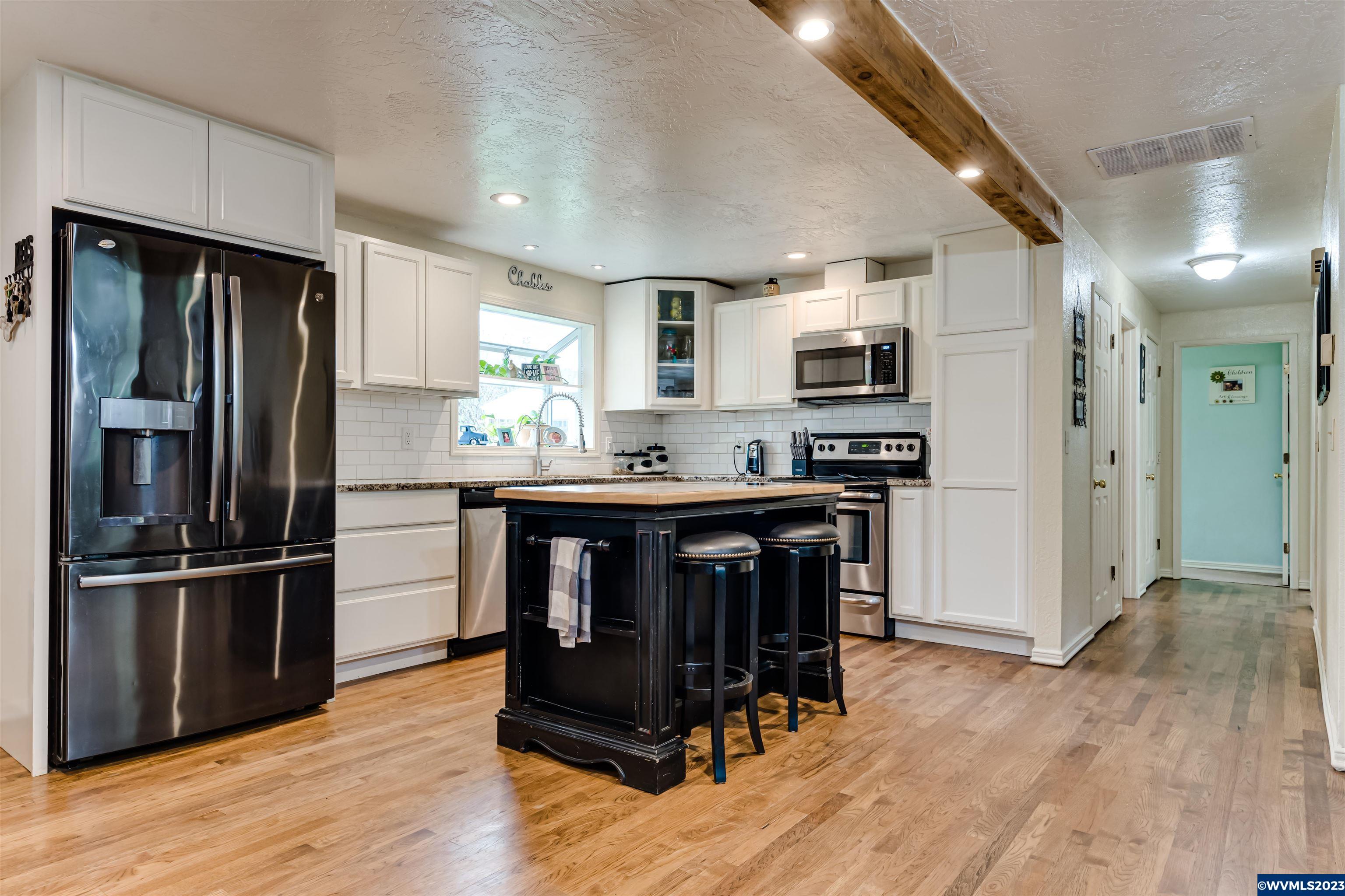 26134 Foster Road Monroe, OR 97456 - Photo 10 of 41 Gallery Image 10