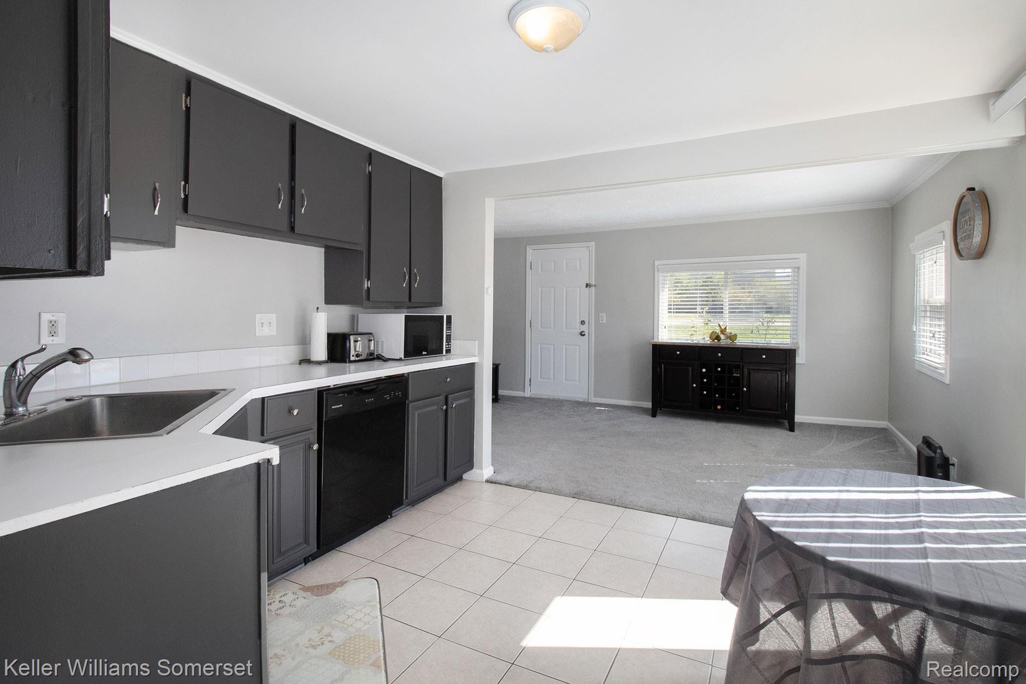 46899 Heydenreich Road Macomb, MI 48044 - Photo 9 of 16 IMG_8141.jpg