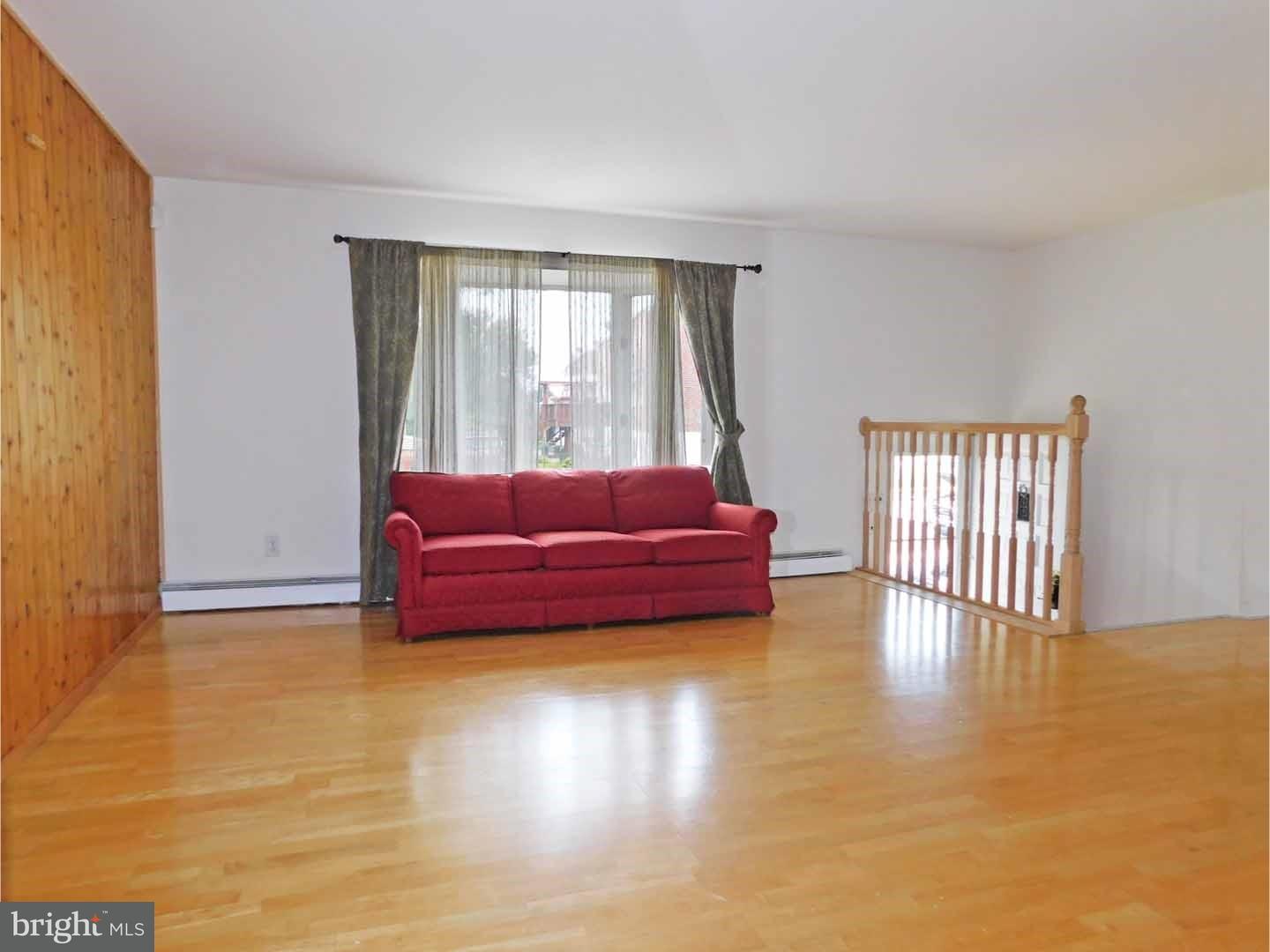 3543 Carey Road Philadelphia, PA 19154 - Photo 2 of 23 Living Room