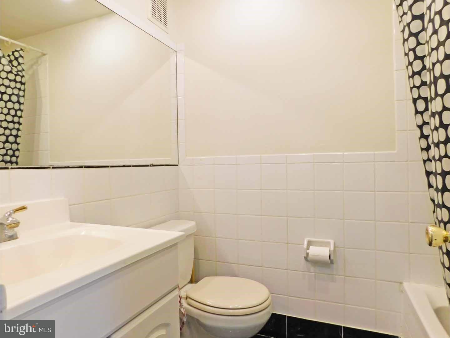 3543 Carey Road Philadelphia, PA 19154 - Photo 15 of 23 Bathroom