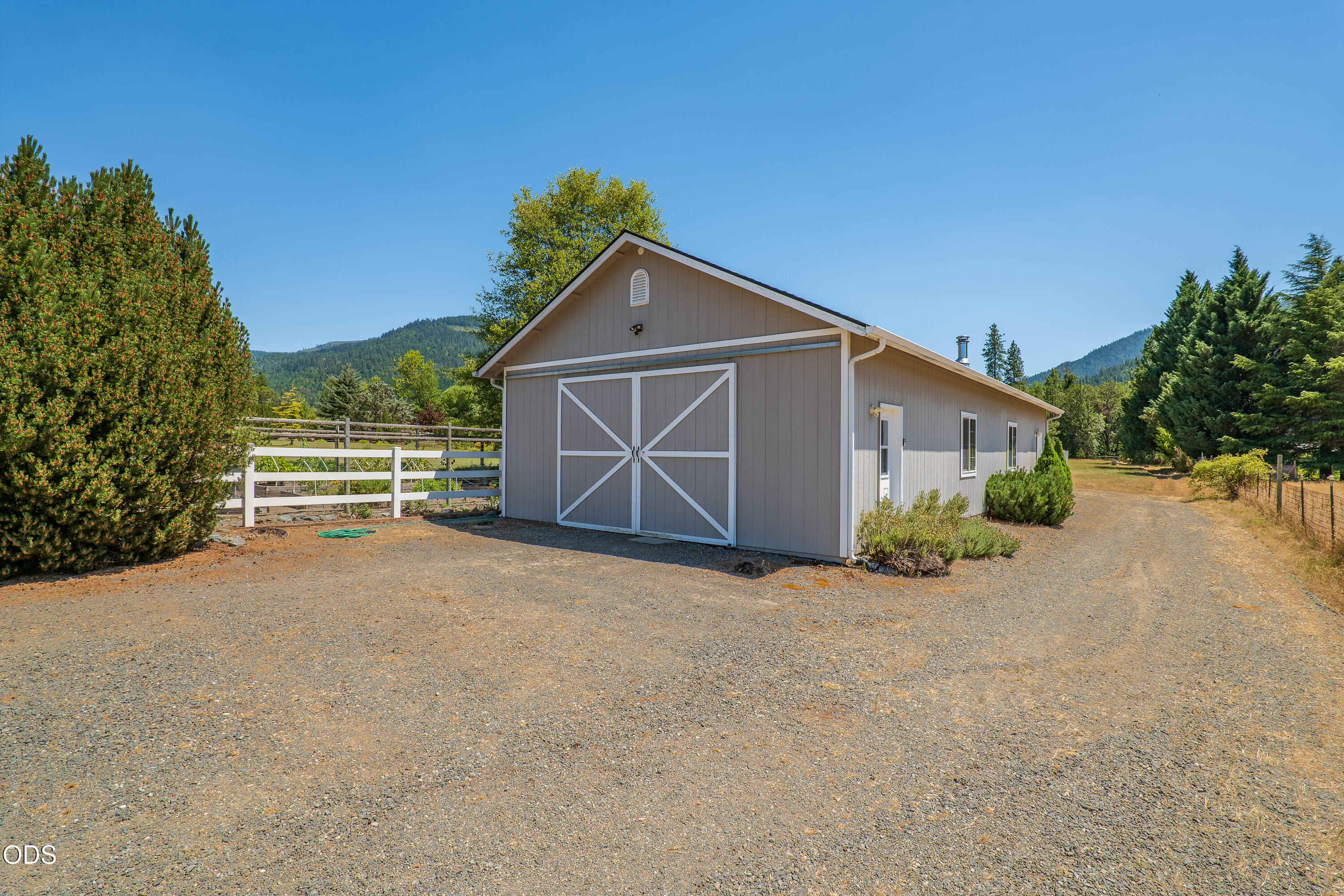 3959 Jumpoff Joe Creek Road Grants Pass, OR 97526 - Photo 31 of 55