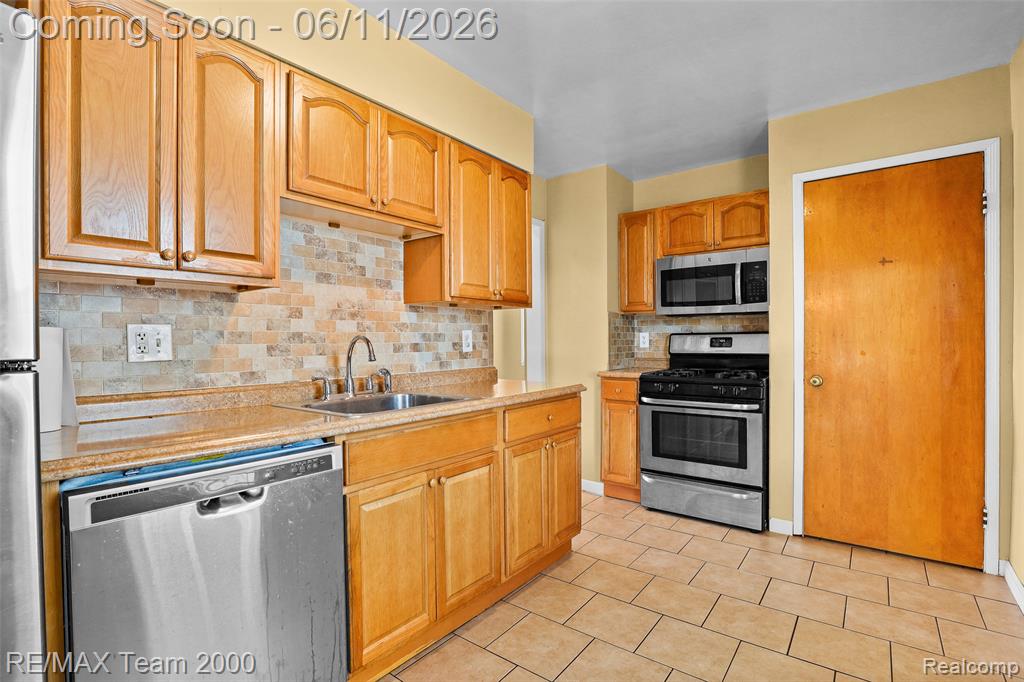 3130 Chestnut Street Dearborn, MI 48124 - Photo 8 of 30