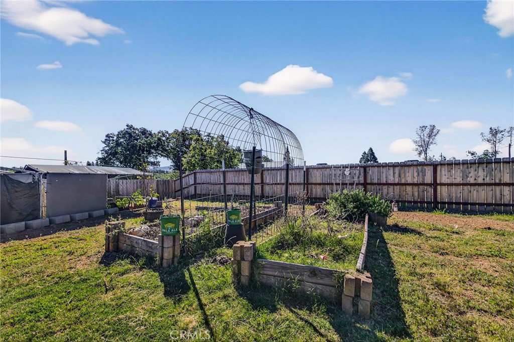 1390 Bennett Road Paradise, CA 95969 - Photo 42 of 51 garden beds