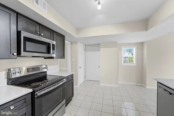 $860,000 | 13511 Chevy Chase Court, Chantilly, VA 20151
