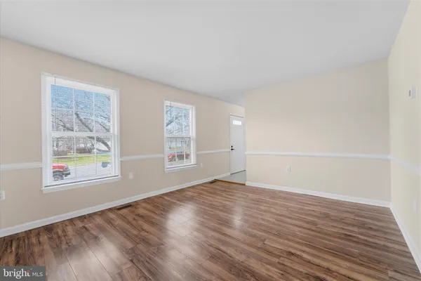 $860,000 | 13511 Chevy Chase Court, Chantilly, VA 20151