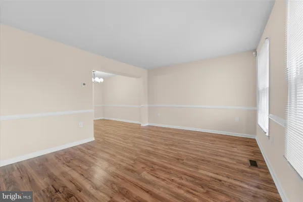 $860,000 | 13511 Chevy Chase Court, Chantilly, VA 20151