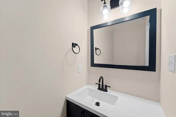 $899,998 | 13511 Chevy Chase Court, Chantilly, VA 20151