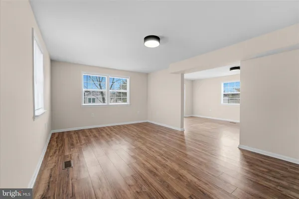 $860,000 | 13511 Chevy Chase Court, Chantilly, VA 20151
