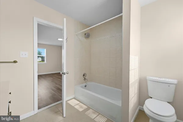 $860,000 | 13511 Chevy Chase Court, Chantilly, VA 20151