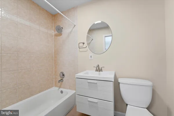 $860,000 | 13511 Chevy Chase Court, Chantilly, VA 20151