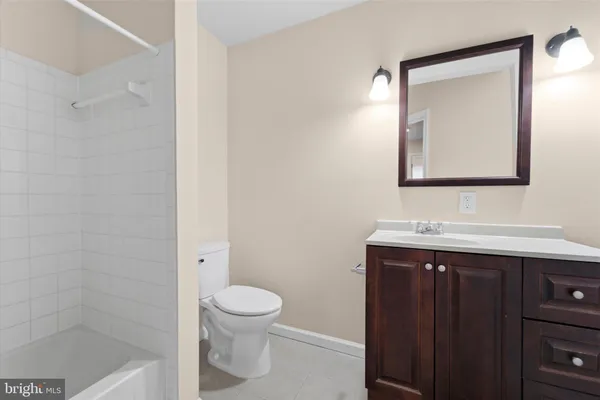 $860,000 | 13511 Chevy Chase Court, Chantilly, VA 20151