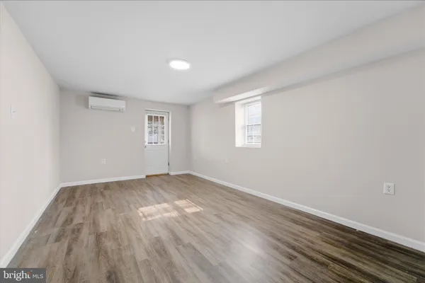 $860,000 | 13511 Chevy Chase Court, Chantilly, VA 20151