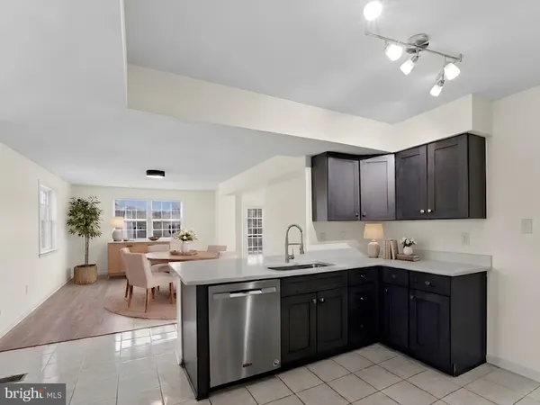 $860,000 | 13511 Chevy Chase Court, Chantilly, VA 20151