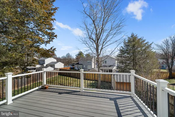 $860,000 | 13511 Chevy Chase Court, Chantilly, VA 20151
