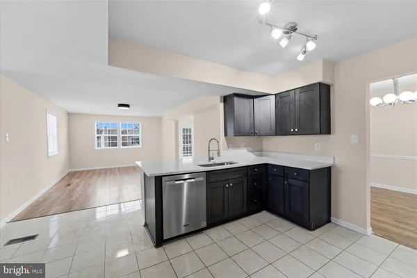 $860,000 | 13511 Chevy Chase Court, Chantilly, VA 20151