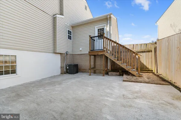 $860,000 | 13511 Chevy Chase Court, Chantilly, VA 20151