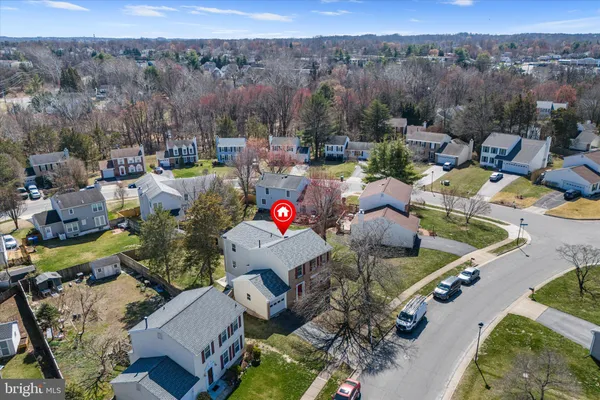 $860,000 | 13511 Chevy Chase Court, Chantilly, VA 20151