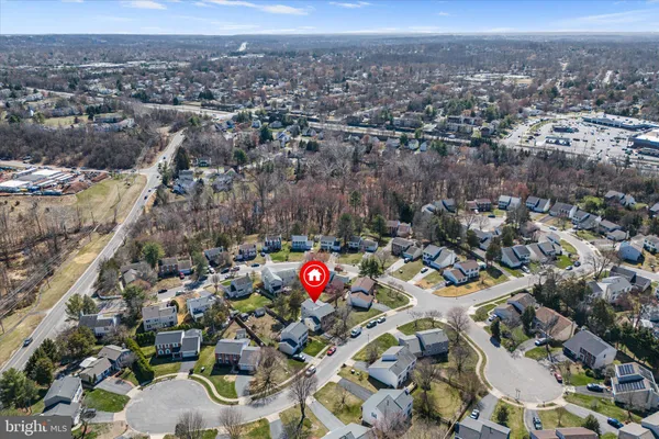 $860,000 | 13511 Chevy Chase Court, Chantilly, VA 20151