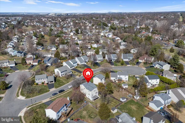 $860,000 | 13511 Chevy Chase Court, Chantilly, VA 20151