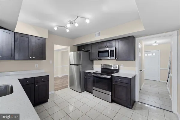 $860,000 | 13511 Chevy Chase Court, Chantilly, VA 20151