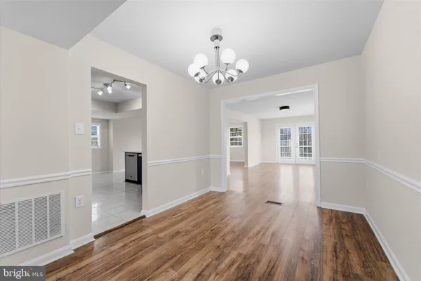 $899,998 | 13511 Chevy Chase Court, Chantilly, VA 20151