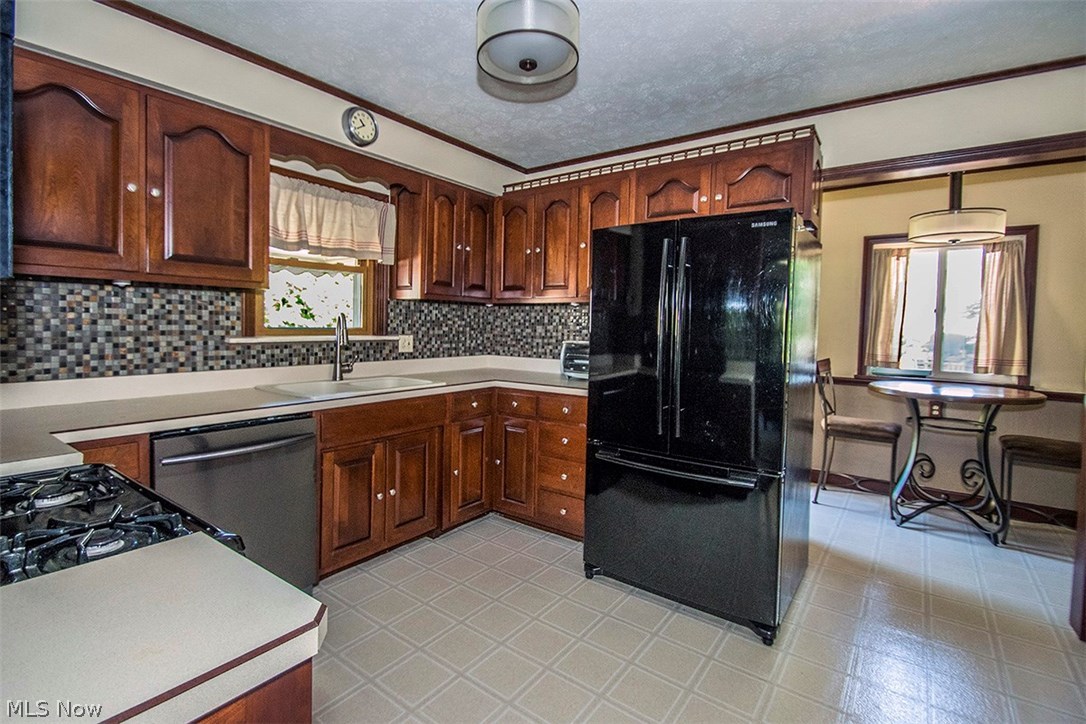16700 West Park Road Cleveland, OH 44111 - Photo 19 of 35 Gallery Image 19